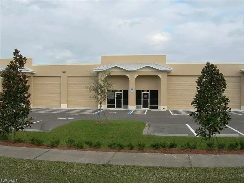 3888 Mannix DR #318, Naples, FL 34114