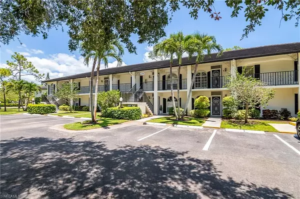 256 Deerwood CIR #4, Naples, FL 34113