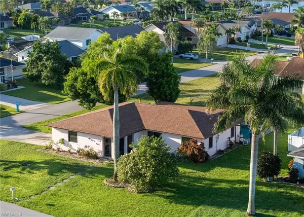 928 SE 18th TER, Cape Coral, FL 33990