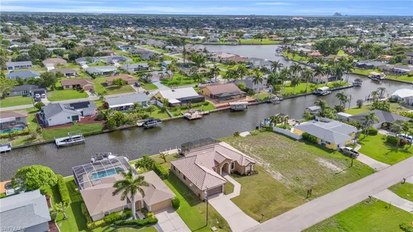 Cape Coral, FL 33904,915 SE 33rd TER