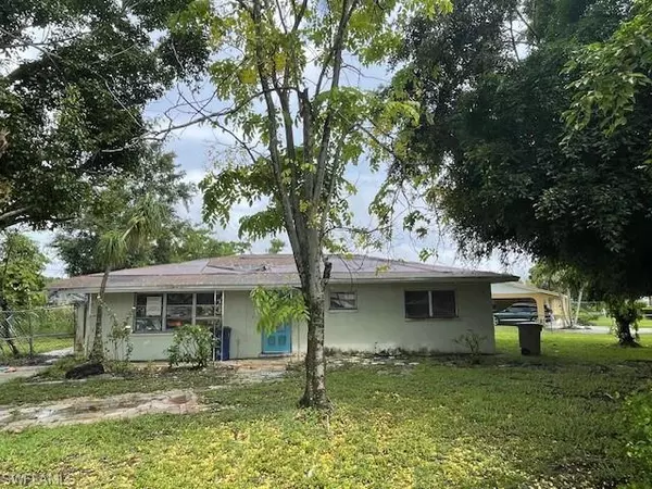 4557 Amanda LN, Fort Myers, FL 33905