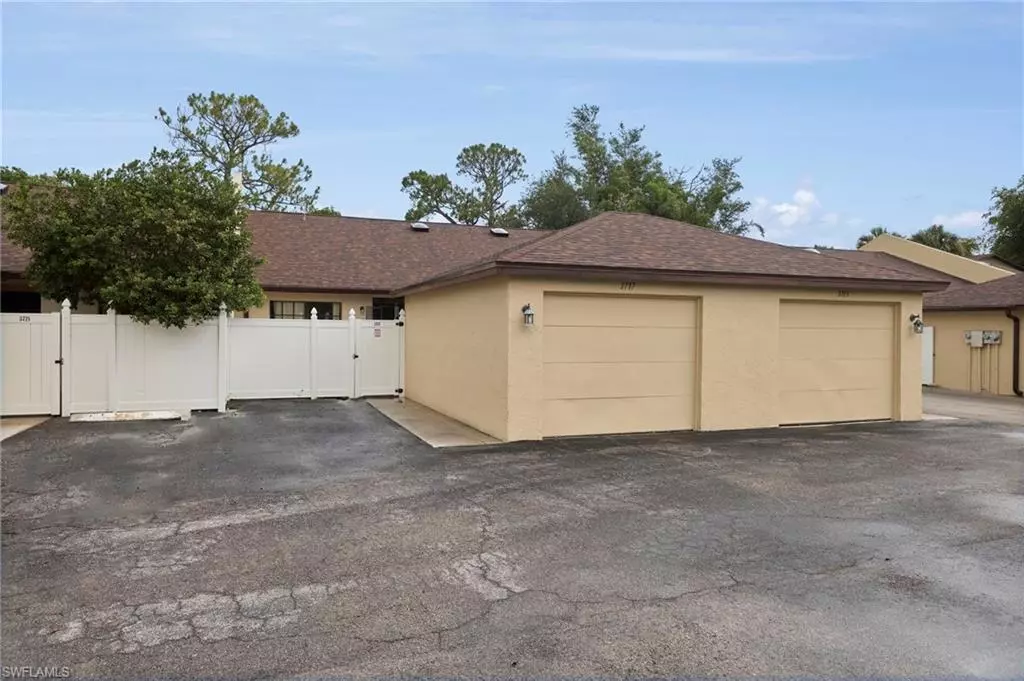 Naples, FL 34104,3717 Springwood DR #3717
