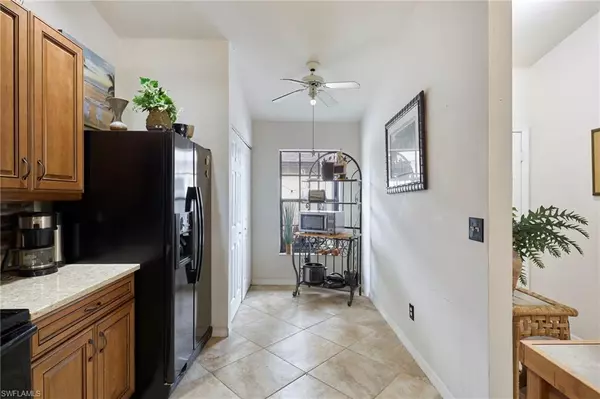 Naples, FL 34104,3717 Springwood DR #3717