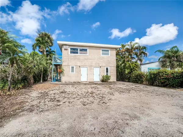 Fort Myers Beach, FL 33931,229 Fairweather LN