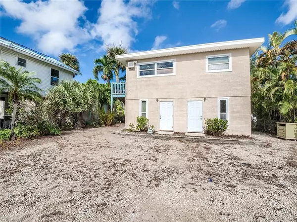 Fort Myers Beach, FL 33931,229 Fairweather LN