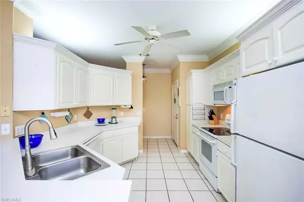 Fort Myers, FL 33919,14850 Crystal Cove CT #401