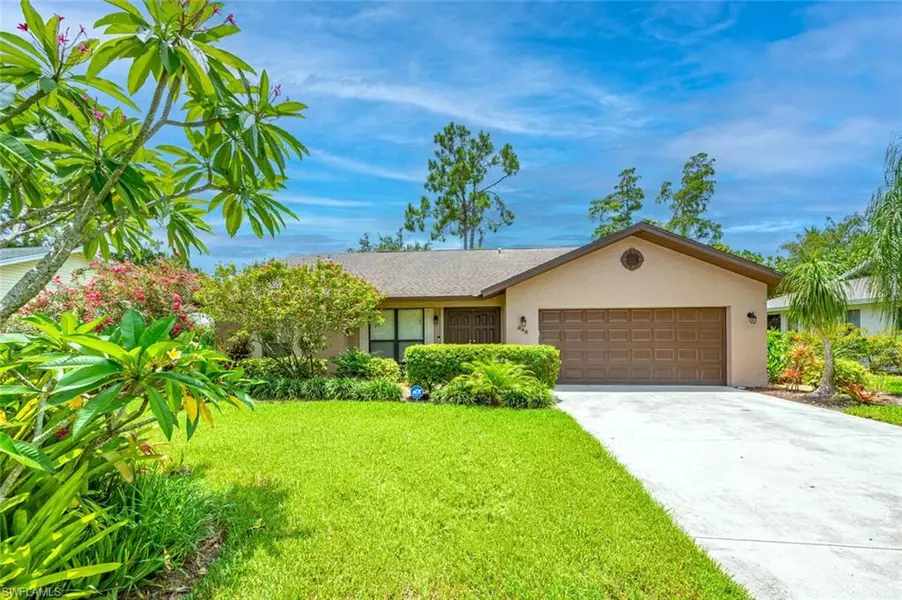 246 Mentor DR, Naples, FL 34110