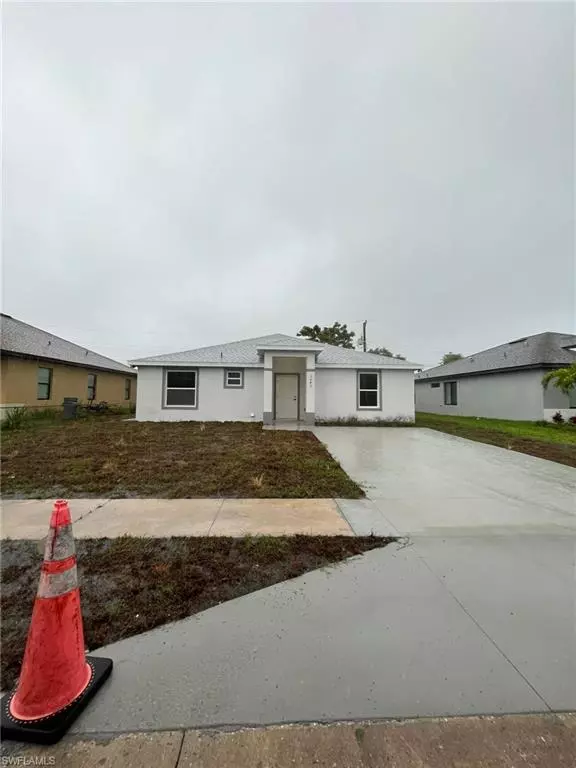 3043 Mango ST, Fort Myers, FL 33916