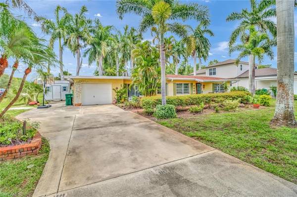 1003 Michigan AVE,  Naples,  FL 34103