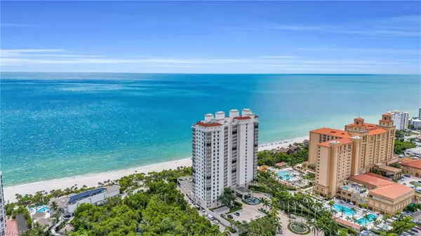 Naples, FL 34108,8665 Bay Colony DR #901