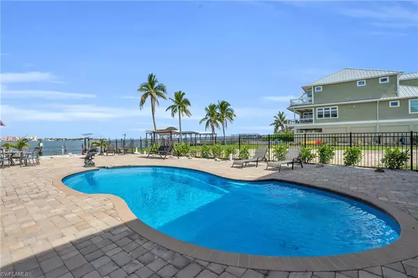 Fort Myers Beach, FL 33931,805 San Carlos DR