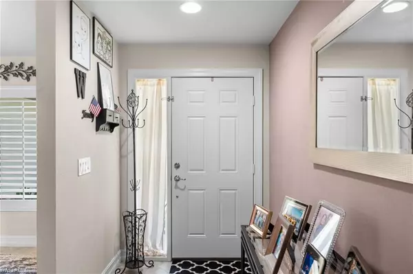 Naples, FL 34112,517 Landmark DR