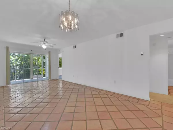 Naples, FL 34112,3071 Sandpiper Bay CIR #L104