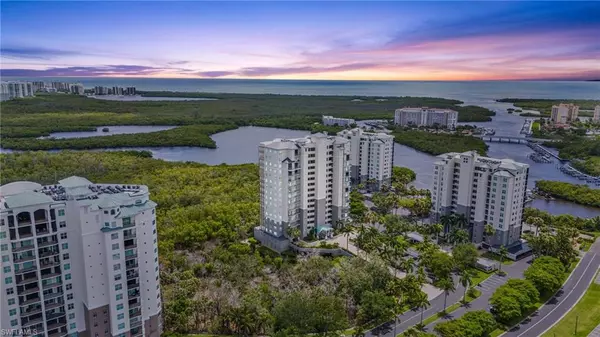 Naples, FL 34110,425 Cove Tower DR #602