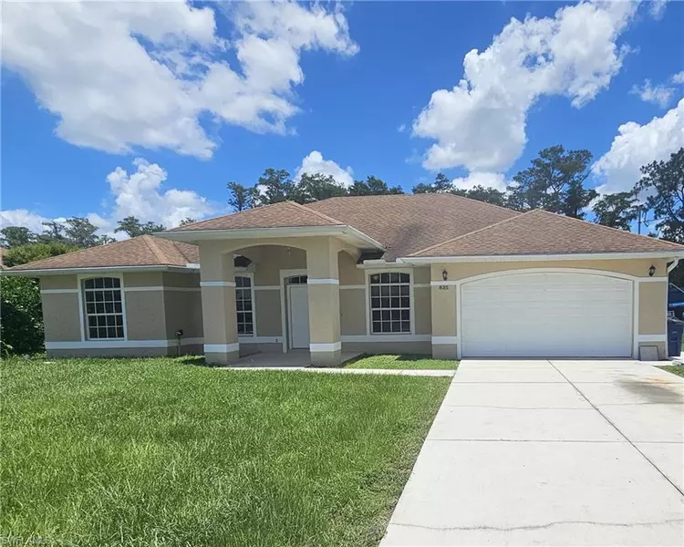 835 Hector LN, Lehigh Acres, FL 33974