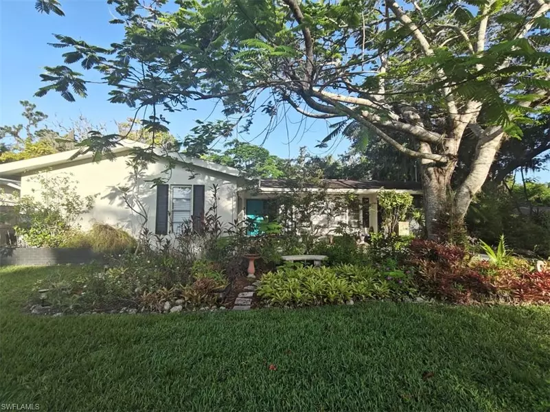 2453 N Westwood DR, North Fort Myers, FL 33917