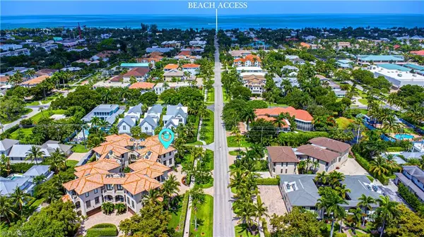 Naples, FL 34102,688 10th AVE S #D2