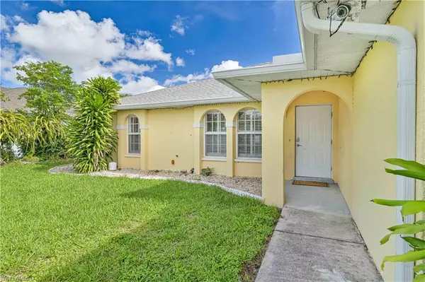 Cape Coral, FL 33990,163 SE 16th ST