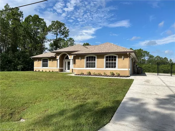 1123 Oak AVE, Lehigh Acres, FL 33972