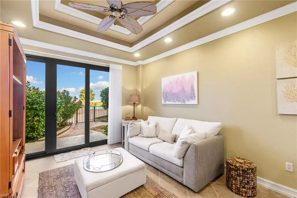 Marco Island, FL 34145,180 Seaview CT #105