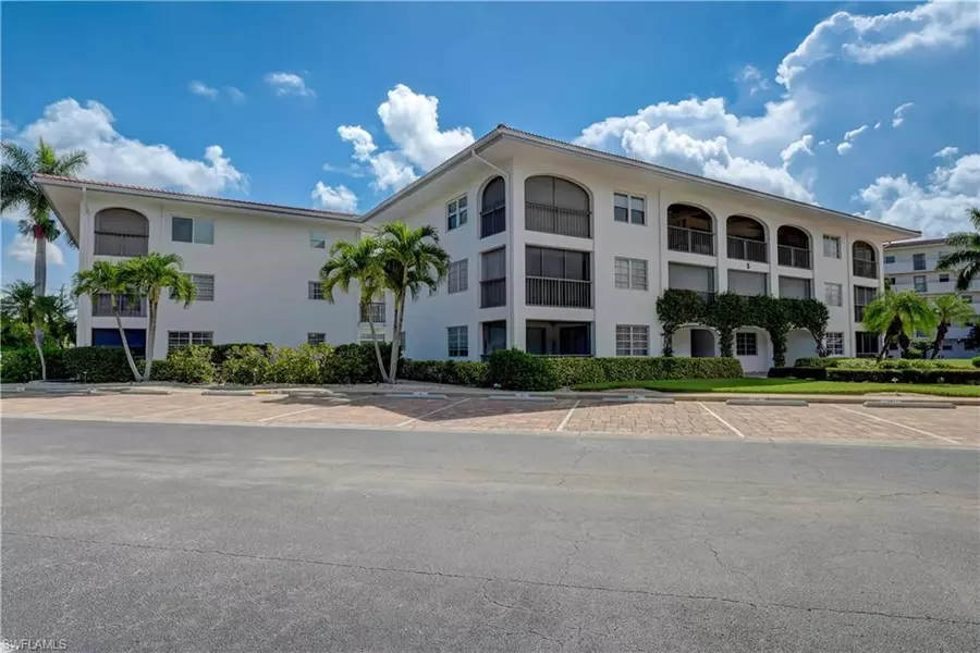 5 High Point CIR W #113, Naples, FL 34103