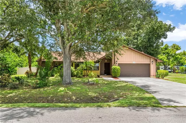 614 Calvin AVE, Lehigh Acres, FL 33972