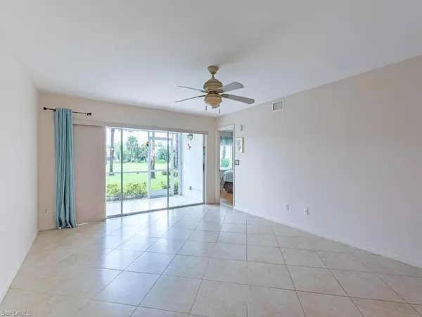 Naples, FL 34112,5980 Amherst DR #D104