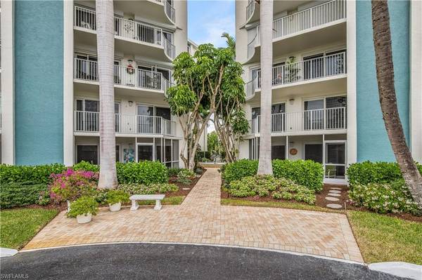 1300 Gulf Shore BLVD N #304, Naples, FL 34102