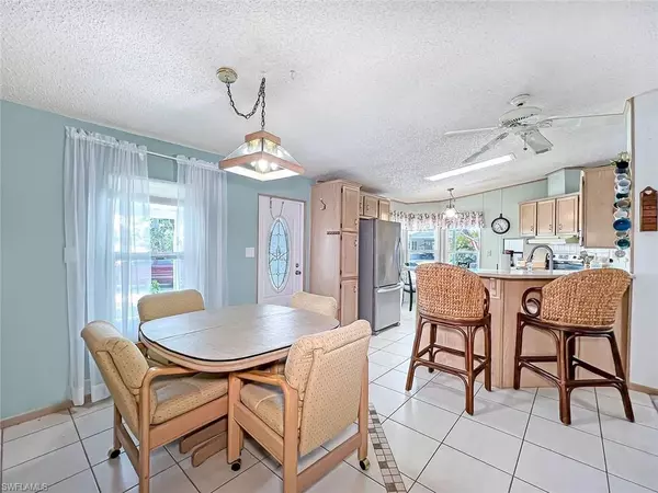 Fort Myers, FL 33912,208 Janico CT