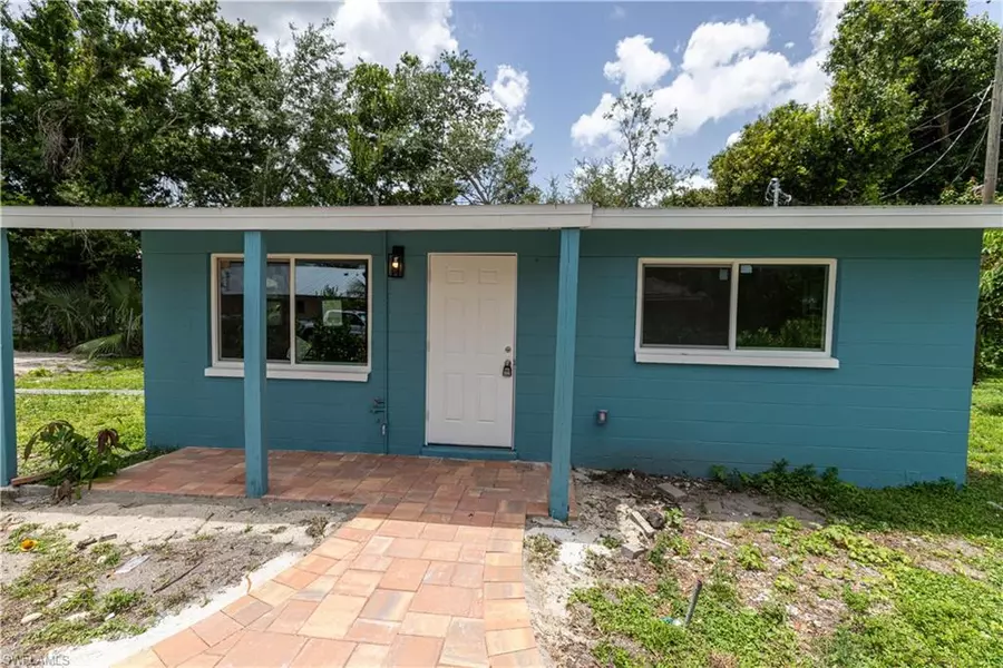 2715 Market ST, Fort Myers, FL 33916