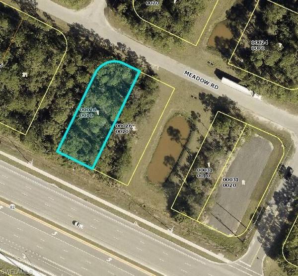 900 Meadow RD, Lehigh Acres, FL 33973