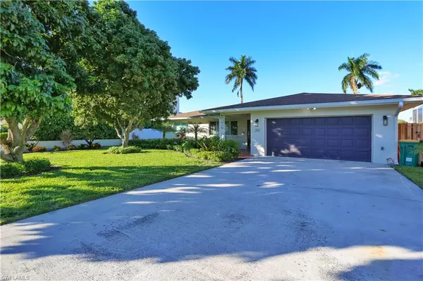 373 Egret AVE, Naples, FL 34108