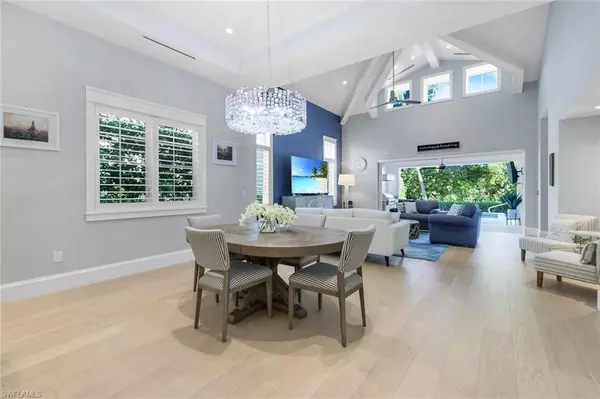 Naples, FL 34102,1463 2nd AVE S
