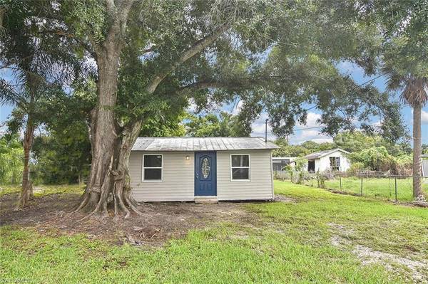 454 Ellis ST, North Fort Myers, FL 33903