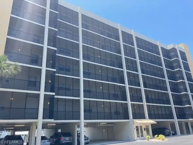 Fort Myers Beach, FL 33931,4471 Bay Beach LN #351