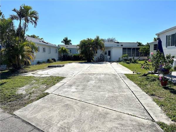 4701 Lafayette LN W, Estero, FL 33928