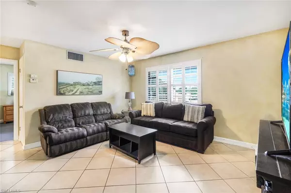 Marco Island, FL 34145,457 Tallwood ST #406