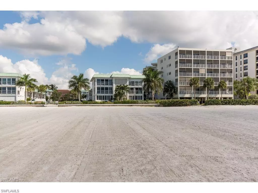 Fort Myers Beach, FL 33931,6500 Estero BLVD #H300