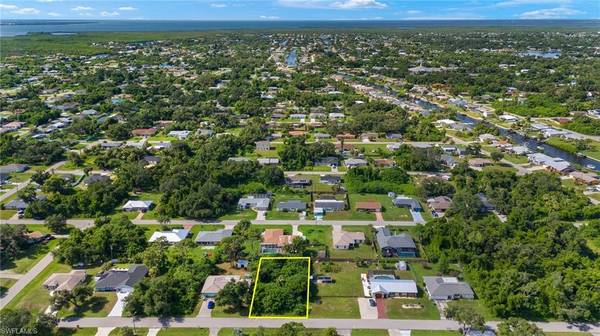 1133 Victoria AVE, Port Charlotte, FL 33948