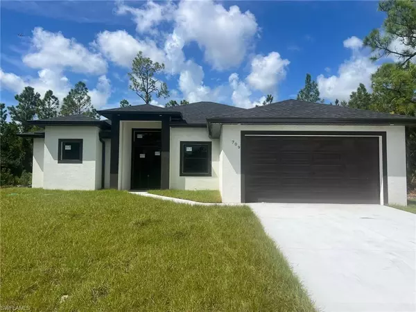 611 Lake AVE, Lehigh Acres, FL 33972