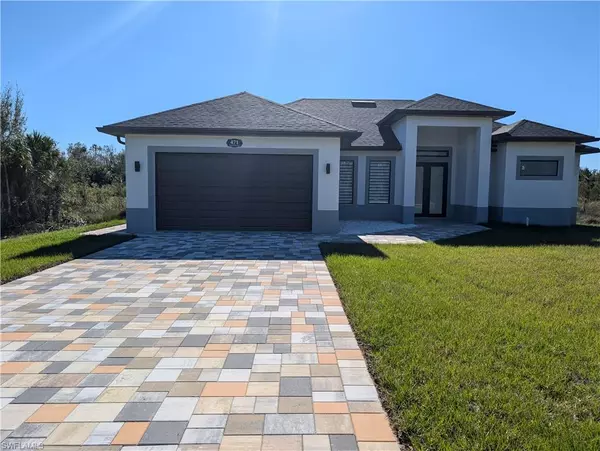 471 Greenbriar BLVD, Lehigh Acres, FL 33972