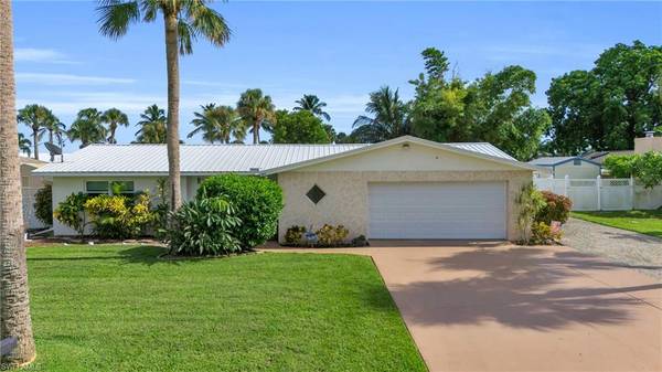 1815 Whitecap CIR, North Fort Myers, FL 33903