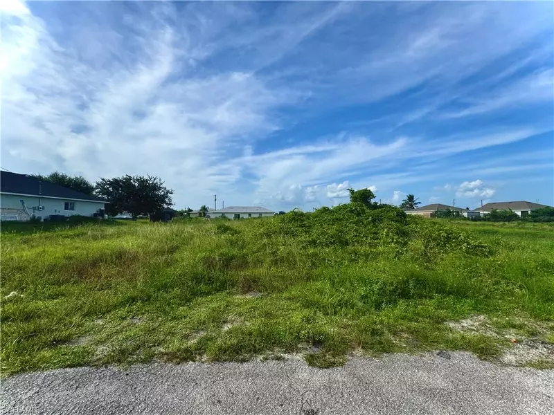 4100 26th ST SW, Lehigh Acres, FL 33976