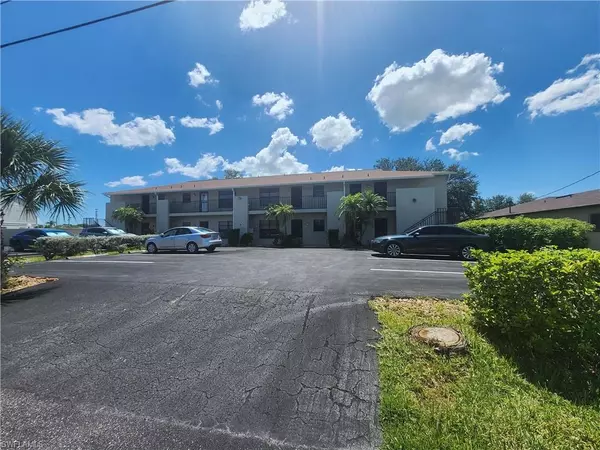 Cape Coral, FL 33990,642 SE 13th PL #8