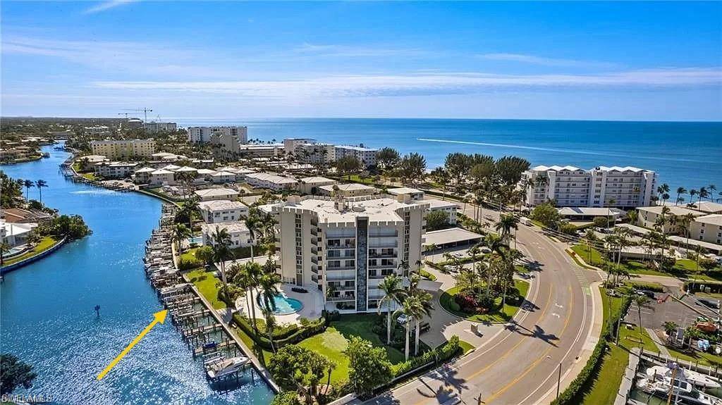 2150 Gulf Shore BLVD N #611,  Naples,  FL 34102
