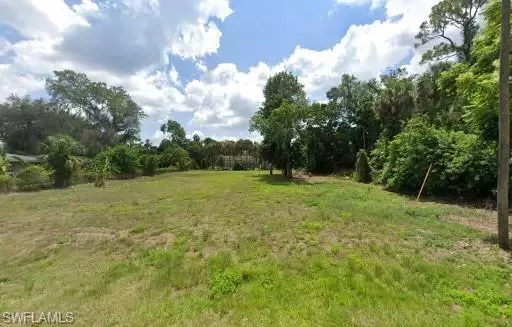 Lehigh Acres, FL 33936,20 Maple AVE N