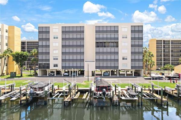 4481 Bay Beach LN #214, Fort Myers Beach, FL 33931