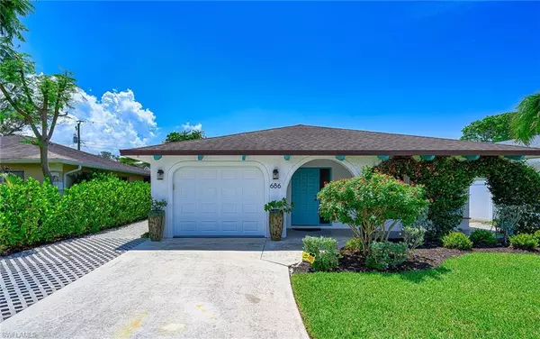 Naples, FL 34108,686 95th AVE