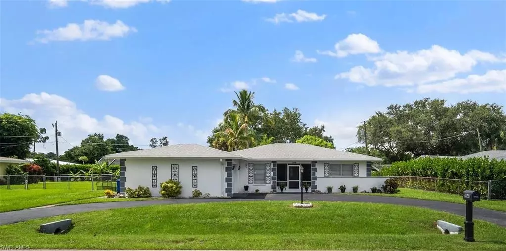 2248 Dover AVE, Fort Myers, FL 33907