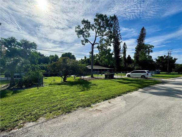 260 Rose BLVD, Naples, FL 34119